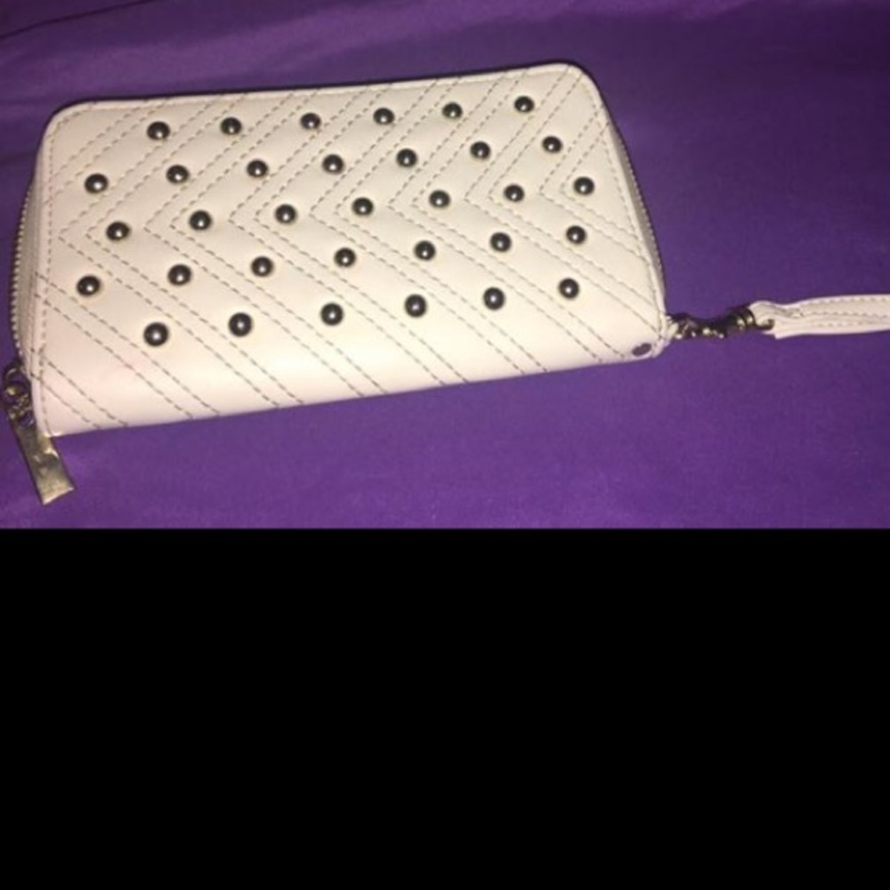 Fancy white wallet